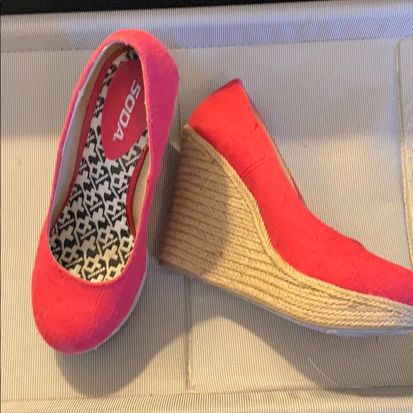 Size 7 wedges - Picture 2 of 3